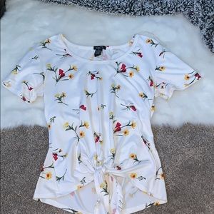 a breezy flower pattern t shit